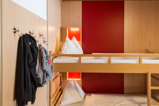 Garderobe zum Aufhängen Ihrer Sachen im Mehrbettzimmer